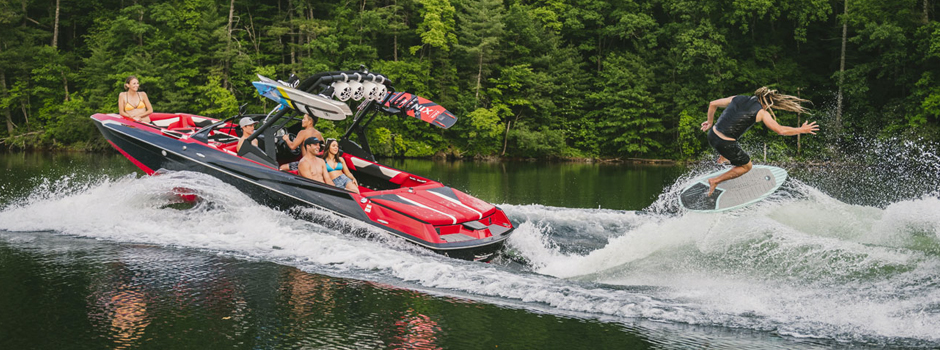 Fiberglass Surf/Wakeboard Boats